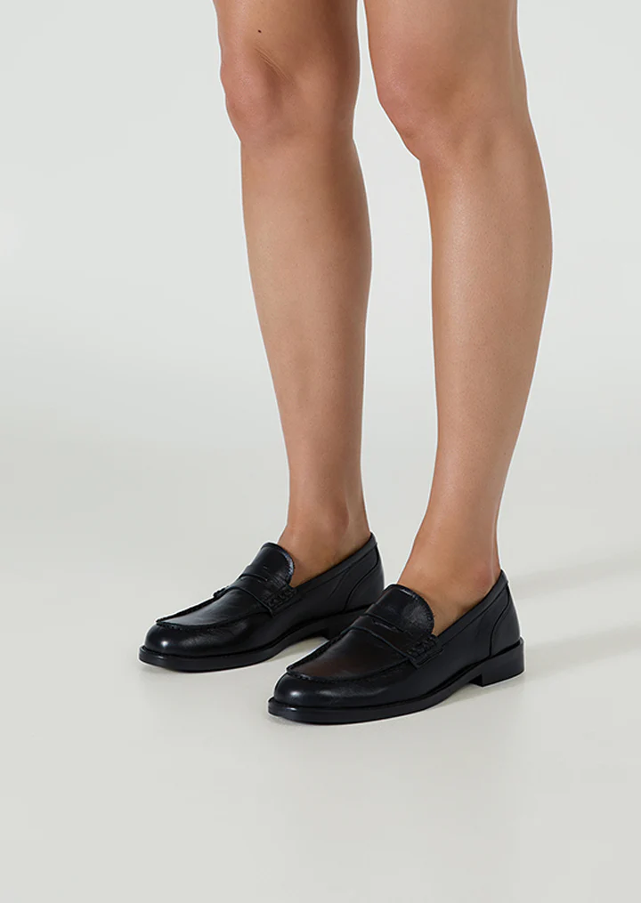 Luxury Black Venice - Image 2